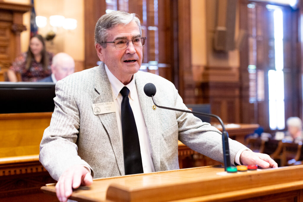 Rep. Richard Smith speaks from the well in the House Chamber